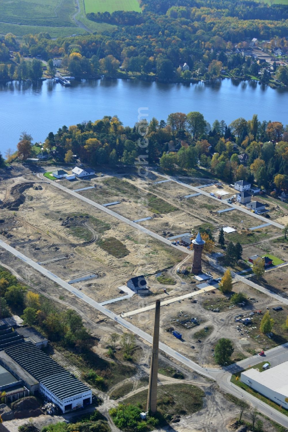 Königs Wusterhausen from above - Construction site of the future residential area Koenigsufer on the banks of Zernsee on Wustroweg in Koenigs Wusterhausen in Brandenburg