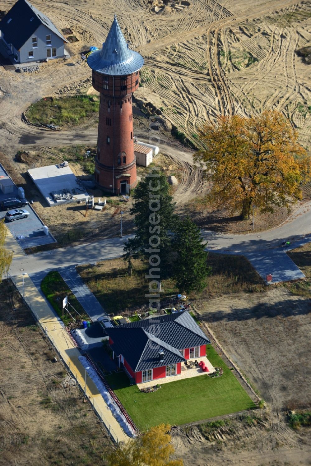 Königs Wusterhausen from the bird's eye view: Construction site of the future residential area Koenigsufer on the banks of Zernsee on Wustroweg in Koenigs Wusterhausen in Brandenburg