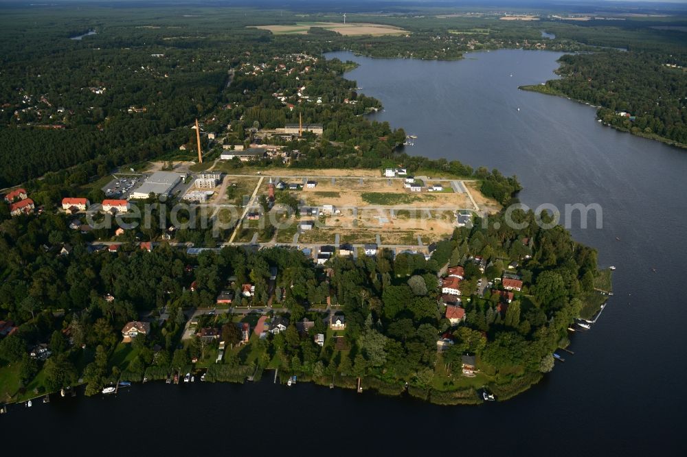 Königs Wusterhausen from above - Construction site of the future residential area Koenigsufer on the banks of Zernsee on Wustroweg in Koenigs Wusterhausen in Brandenburg