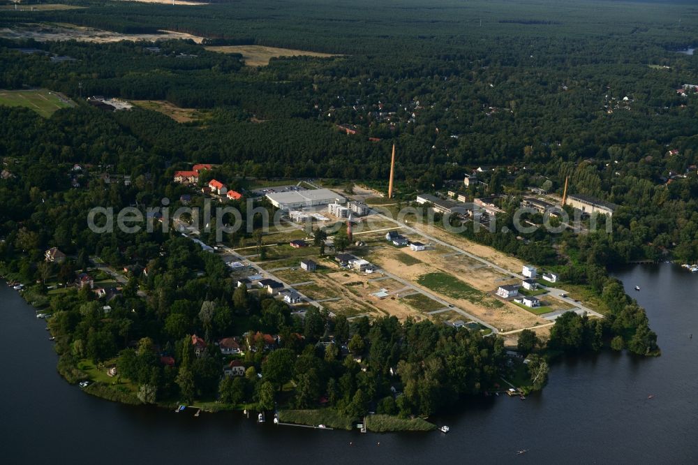 Königs Wusterhausen from above - Construction site of the future residential area Koenigsufer on the banks of Zernsee on Wustroweg in Koenigs Wusterhausen in Brandenburg