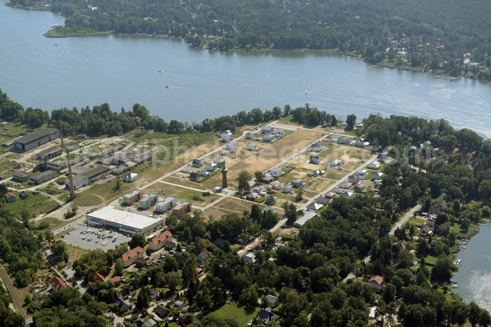 Aerial photograph Königs Wusterhausen - Construction site of the future residential area Koenigsufer on the banks of Zernsee on Wustroweg in Koenigs Wusterhausen in Brandenburg