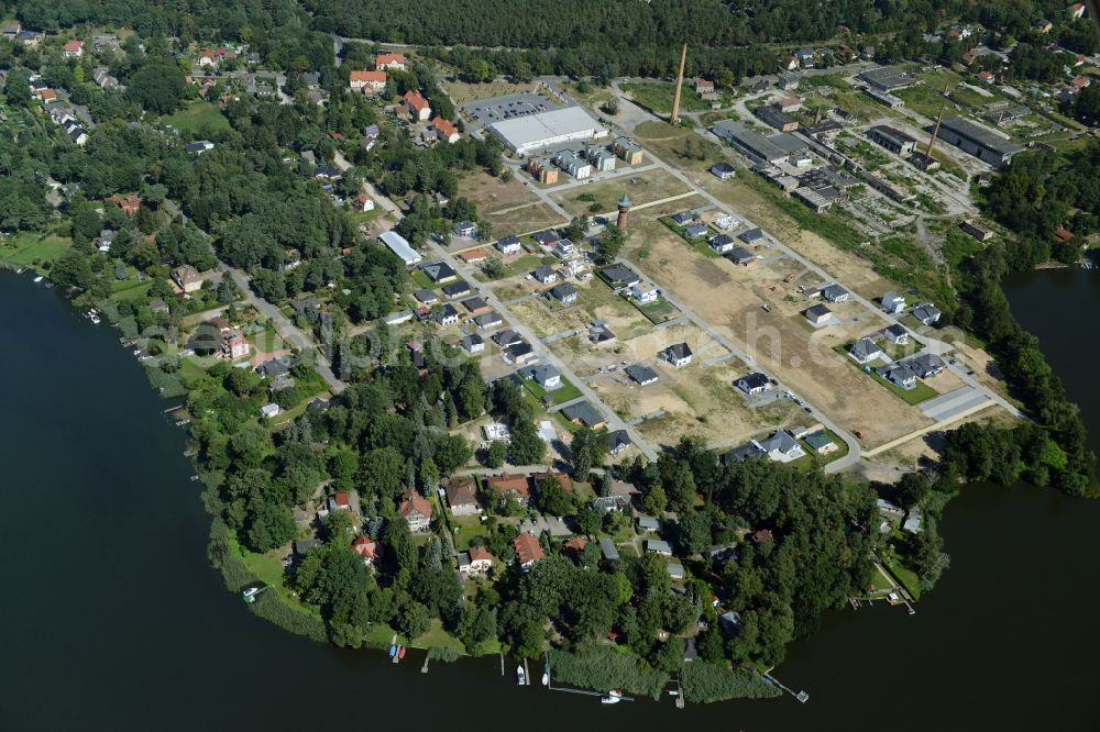 Königs Wusterhausen from above - Construction site of the future residential area Koenigsufer on the banks of Zernsee on Wustroweg in Koenigs Wusterhausen in Brandenburg