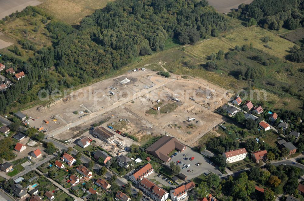 Berlin from above - Blick auf die Baugrundstücke in Wartenberg Berlin-Hohenschönhausen. Das Bauvorhaben Wartenberger Luch ensteht auf der beräumten Fläche der einstigen DDR-Vorzeige LPG 1. Mai in Wartenberg. Die in Liquidation befindliche Landwirtschaftliche Produktionsgenossenschaft wurde 1953 durch den Zusammenschluss von 45 Gärtnern, Bauern und Landarbeitern gegründet.