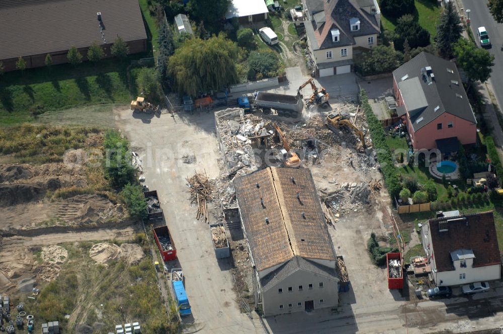 Berlin from the bird's eye view: Blick auf die Baugrundstücke in Wartenberg Berlin-Hohenschönhausen. Das Bauvorhaben Wartenberger Luch ensteht auf der beräumten Fläche der einstigen DDR-Vorzeige LPG 1. Mai in Wartenberg. Die in Liquidation befindliche Landwirtschaftliche Produktionsgenossenschaft wurde 1953 durch den Zusammenschluss von 45 Gärtnern, Bauern und Landarbeitern gegründet.