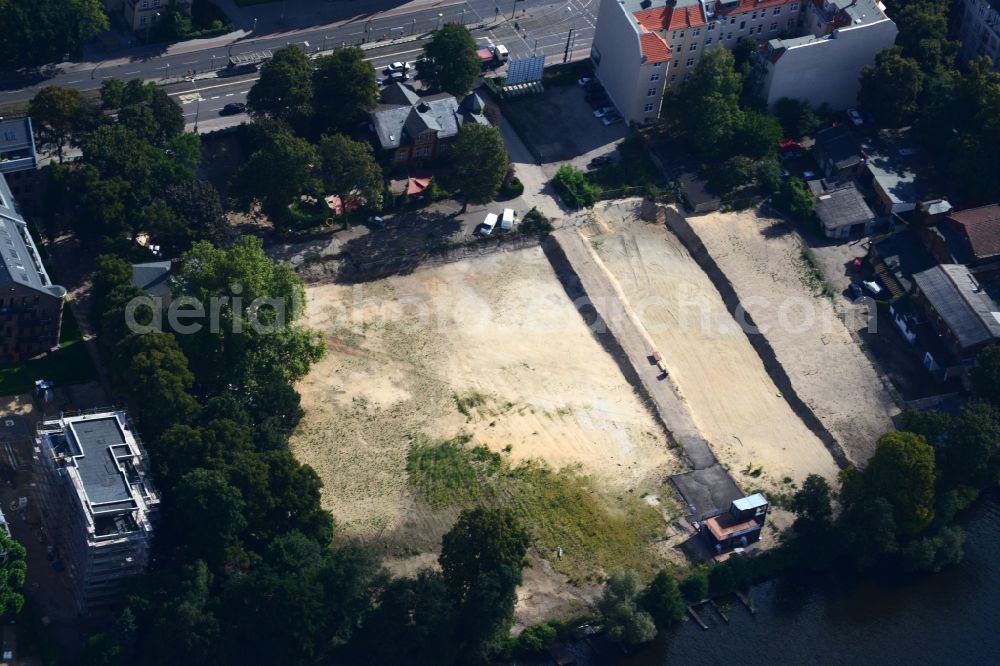 Aerial photograph Berlin Köpenick - Construction site for new residential construction of RESIDENTIAL QUARTER UFERKRONE at the riverside at Linden Street in Berlin Koepenick