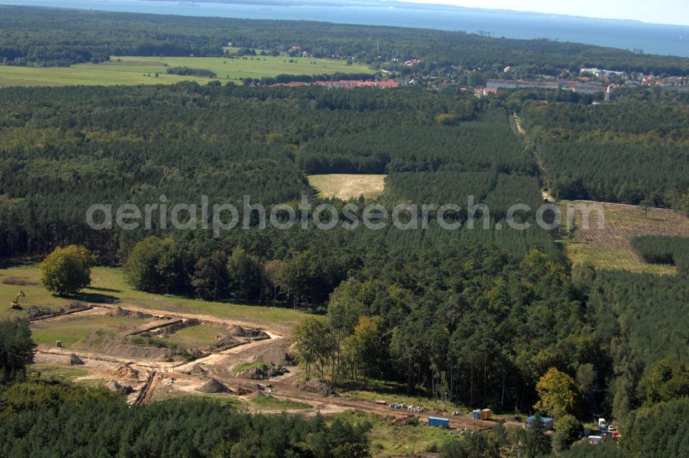 Aerial image Graal-Müritz - Blick auf das Baufeld zur Errichtung von Ferienwohnungen im Küstenwald, einem Wohngebiet der HAWO Bauträger KG in unmittelbarer Strandnähe. Die ehemalige Militärliegenschaft der DDR-Armee NVA ist ein Musterprojekt für Konversion in der Region.