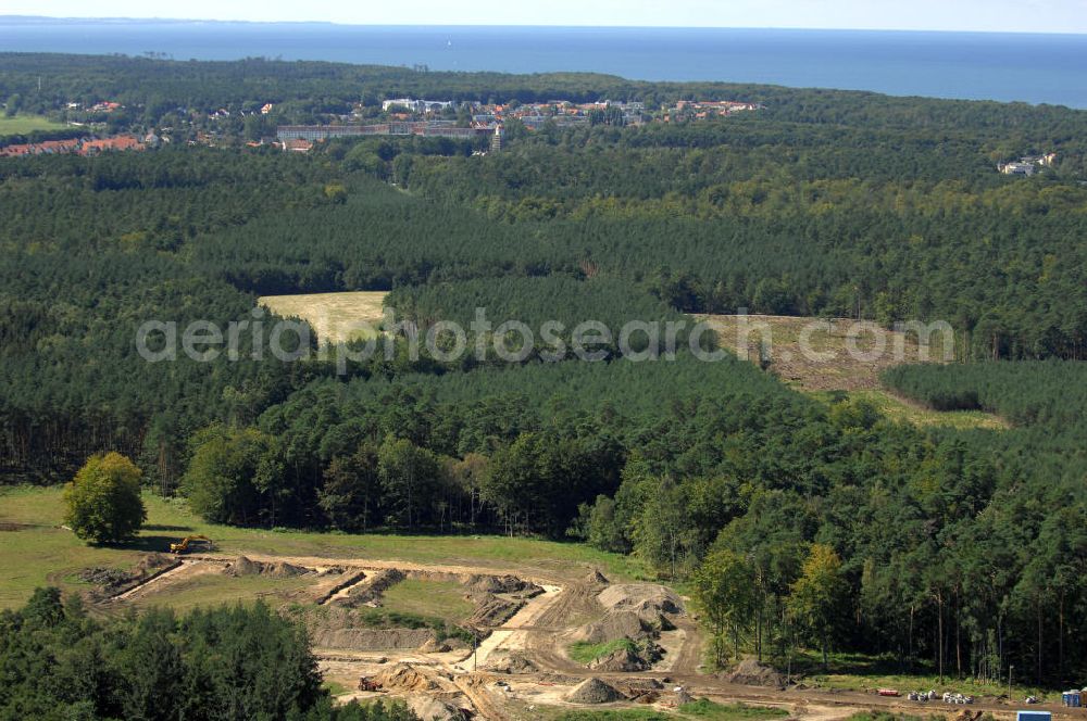 Aerial image Graal-Müritz - Blick auf das Baufeld zur Errichtung von Ferienwohnungen im Küstenwald, einem Wohngebiet der HAWO Bauträger KG in unmittelbarer Strandnähe. Die ehemalige Militärliegenschaft der DDR-Armee NVA ist ein Musterprojekt für Konversion in der Region.