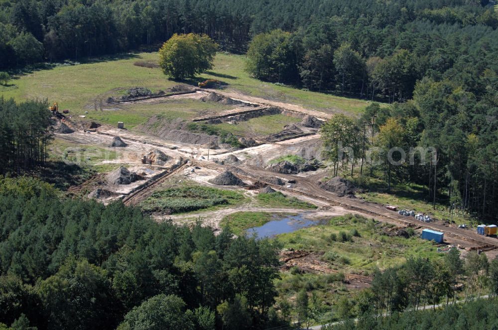 Aerial image Graal-Müritz - Blick auf das Baufeld zur Errichtung von Ferienwohnungen im Küstenwald, einem Wohngebiet der HAWO Bauträger KG in unmittelbarer Strandnähe. Die ehemalige Militärliegenschaft der DDR-Armee NVA ist ein Musterprojekt für Konversion in der Region.