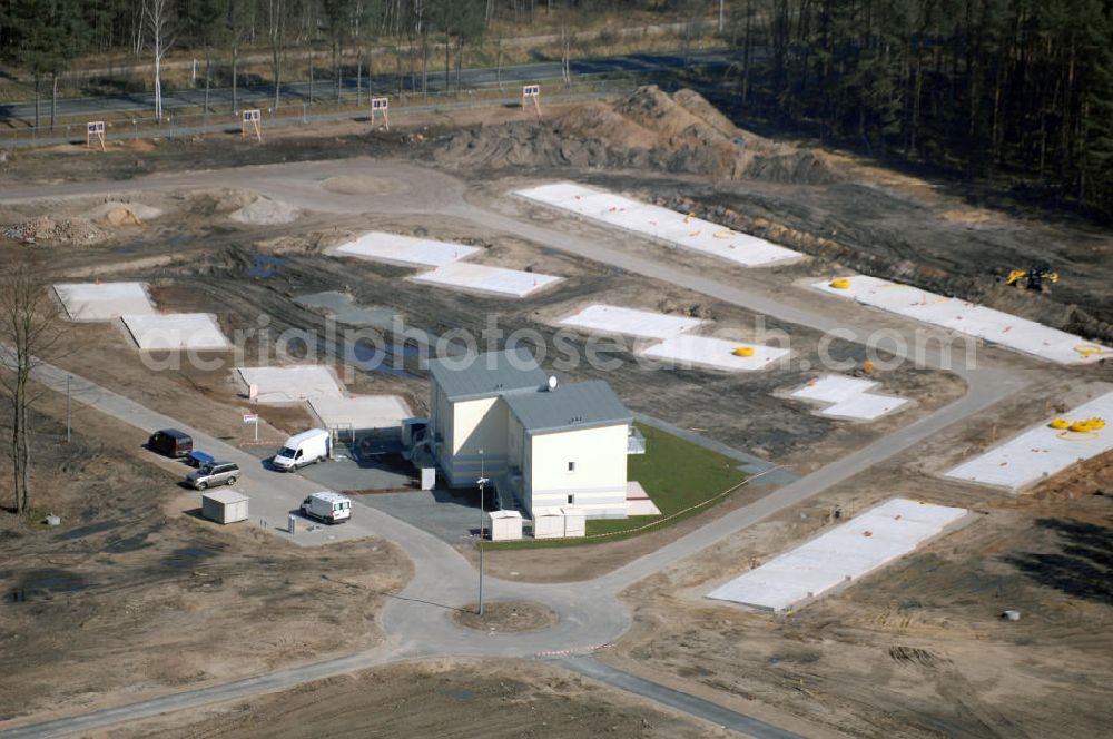 Aerial image Graal-Müritz - Blick auf das Baufeld zur Errichtung von Ferienwohnungen im Küstenwald, einem Wohngebiet der HAWO Bauträger KG in unmittelbarer Strandnähe. Die ehemalige Militärliegenschaft der DDR-Armee NVA ist ein Musterprojekt für Konversion in der Region.