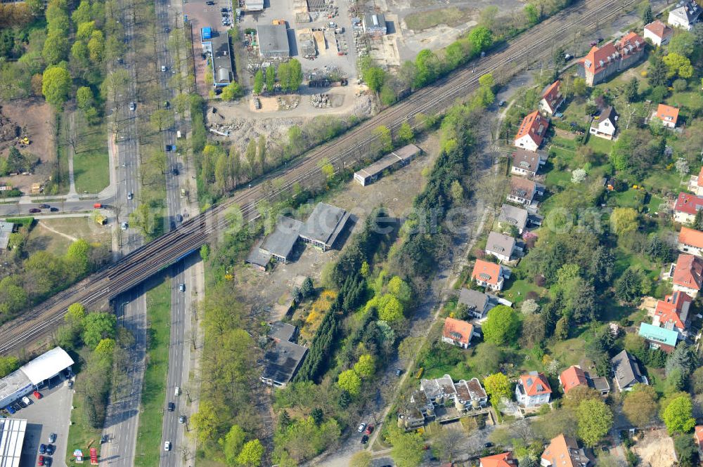 Aerial image Berlin Zehlendorf - Areal des Baufeldes der NCC Deutschland an der Fürstenstraße / Potsdamer Straße in 14163 Berlin- Zehlendorf. Auf den ehemaligen Lagerbereichen will das Unternehmen 21 Einfamilienhäuser errichten. Area of the construction site of the NCC Germany in 14163 Berlin-Zehlendorf. On the former storage areas the company wants to build 21 single-family homes.