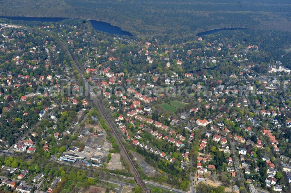 Berlin Zehlendorf from the bird's eye view: Areal des Baufeldes der NCC Deutschland an der Fürstenstraße / Potsdamer Straße in 14163 Berlin- Zehlendorf. Auf den ehemaligen Lagerbereichen will das Unternehmen 21 Einfamilienhäuser errichten. Area of the construction site of the NCC Germany in 14163 Berlin-Zehlendorf. On the former storage areas the company wants to build 21 single-family homes.