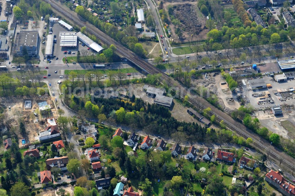 Berlin Zehlendorf from above - Areal des Baufeldes der NCC Deutschland an der Fürstenstraße / Potsdamer Straße in 14163 Berlin- Zehlendorf. Auf den ehemaligen Lagerbereichen will das Unternehmen 21 Einfamilienhäuser errichten. Area of the construction site of the NCC Germany in 14163 Berlin-Zehlendorf. On the former storage areas the company wants to build 21 single-family homes.