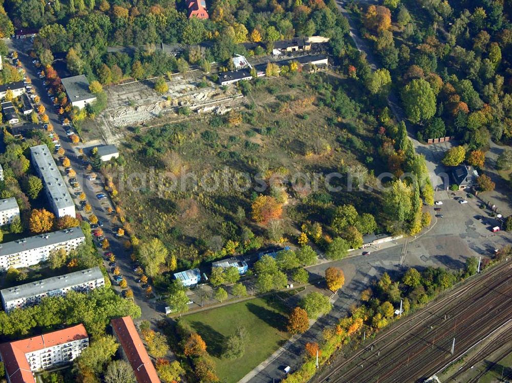 Berlin- Lichtenberg from the bird's eye view: 20.10.2004 Blick auf die Baufläche an der Kriemhildstr. in Berlin-Lichtenberg.