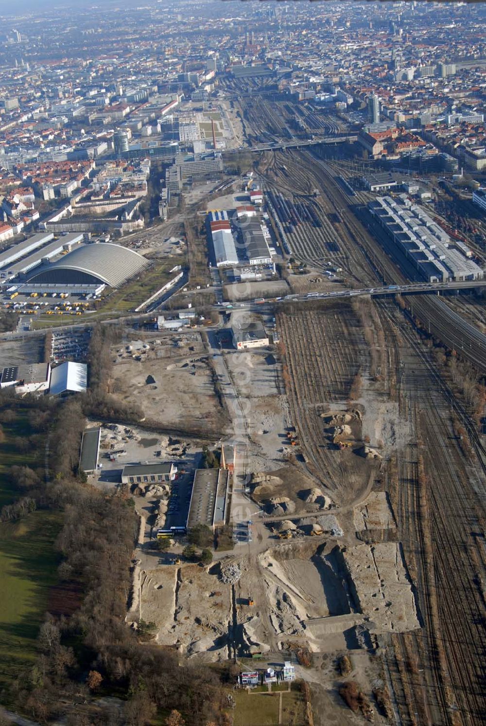 Aerial image München - . Baufläche für das neue Stadtquartier „Am Hirschgarten“ bietet alle Voraussetzungen für eine zeitgemäße und wirtschaftlich interessante Stadtentwicklung. Hier wird die CONCEPT BAU mit dabei sein und ab Herbst 2006 (Baubeginn) die Vision von der „grünen Oase mitten in der Stadt“ umsetzen. .... 