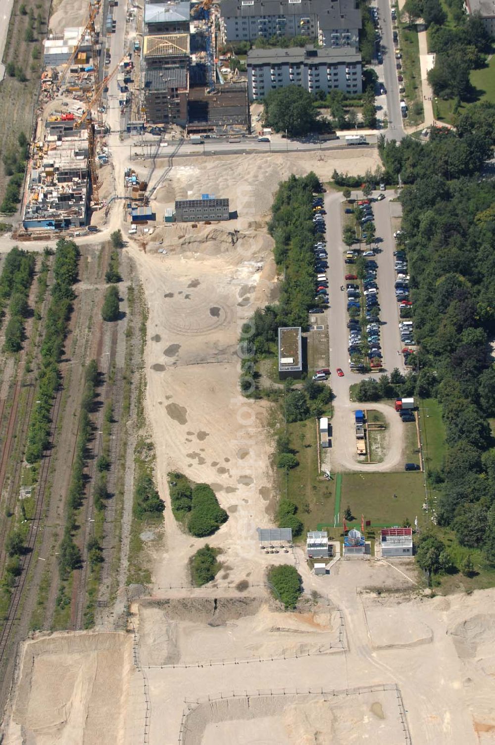 München Nymphenburg from above - 15.07.2007 München Nymphenburg. Baufläche für das neue Stadtquartier „Am Hirschgarten“ bietet alle Voraussetzungen für eine zeitgemäße und wirtschaftlich interessante Stadtentwicklung. Hier wird die CONCEPT BAU mit dabei sein und ab Herbst 2006 (Baubeginn) die Vision von der „grünen Oase mitten in der Stadt“ umsetzen. .... 