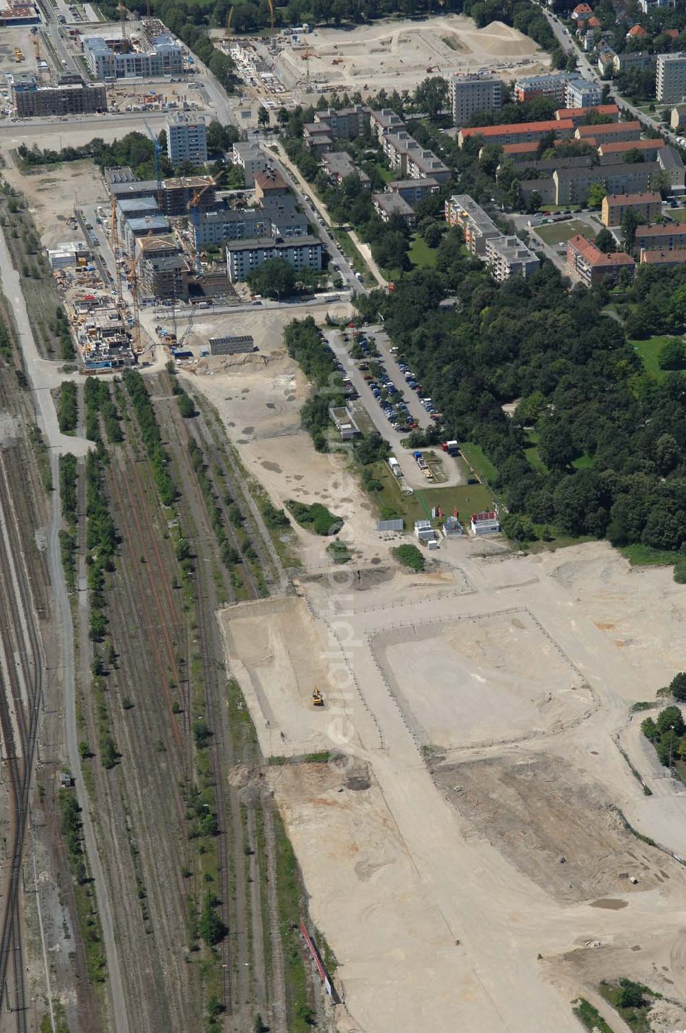 München Nymphenburg from the bird's eye view: 15.07.2007 München Nymphenburg. Baufläche für das neue Stadtquartier „Am Hirschgarten“ bietet alle Voraussetzungen für eine zeitgemäße und wirtschaftlich interessante Stadtentwicklung. Hier wird die CONCEPT BAU mit dabei sein und ab Herbst 2006 (Baubeginn) die Vision von der „grünen Oase mitten in der Stadt“ umsetzen. .... 