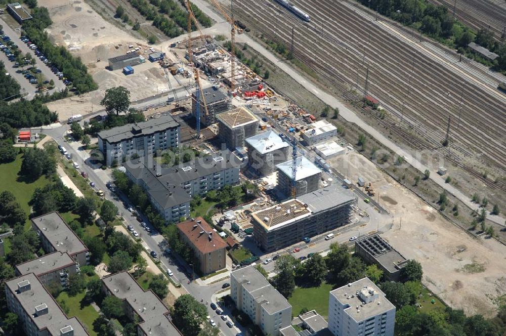 München Nymphenburg from the bird's eye view: 15.07.2007 München Nymphenburg. Baufläche für das neue Stadtquartier „Am Hirschgarten“ bietet alle Voraussetzungen für eine zeitgemäße und wirtschaftlich interessante Stadtentwicklung. Hier wird die CONCEPT BAU mit dabei sein und ab Herbst 2006 (Baubeginn) die Vision von der „grünen Oase mitten in der Stadt“ umsetzen. .... 