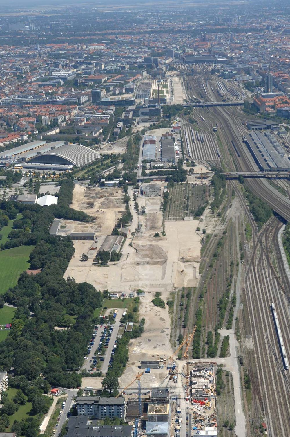 Aerial photograph München Nymphenburg - 15.07.2007 München Nymphenburg. Baufläche für das neue Stadtquartier „Am Hirschgarten“ bietet alle Voraussetzungen für eine zeitgemäße und wirtschaftlich interessante Stadtentwicklung. Hier wird die CONCEPT BAU mit dabei sein und ab Herbst 2006 (Baubeginn) die Vision von der „grünen Oase mitten in der Stadt“ umsetzen. .... 