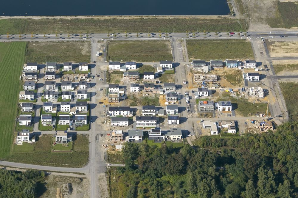 Aerial photograph Gelsenkirchen - Bismarck building area on the Rhine-Herne-Kanal with the development area Johannes Rau Avenue in Gelsenkirchen in the Ruhr area in North Rhine-Westphalia