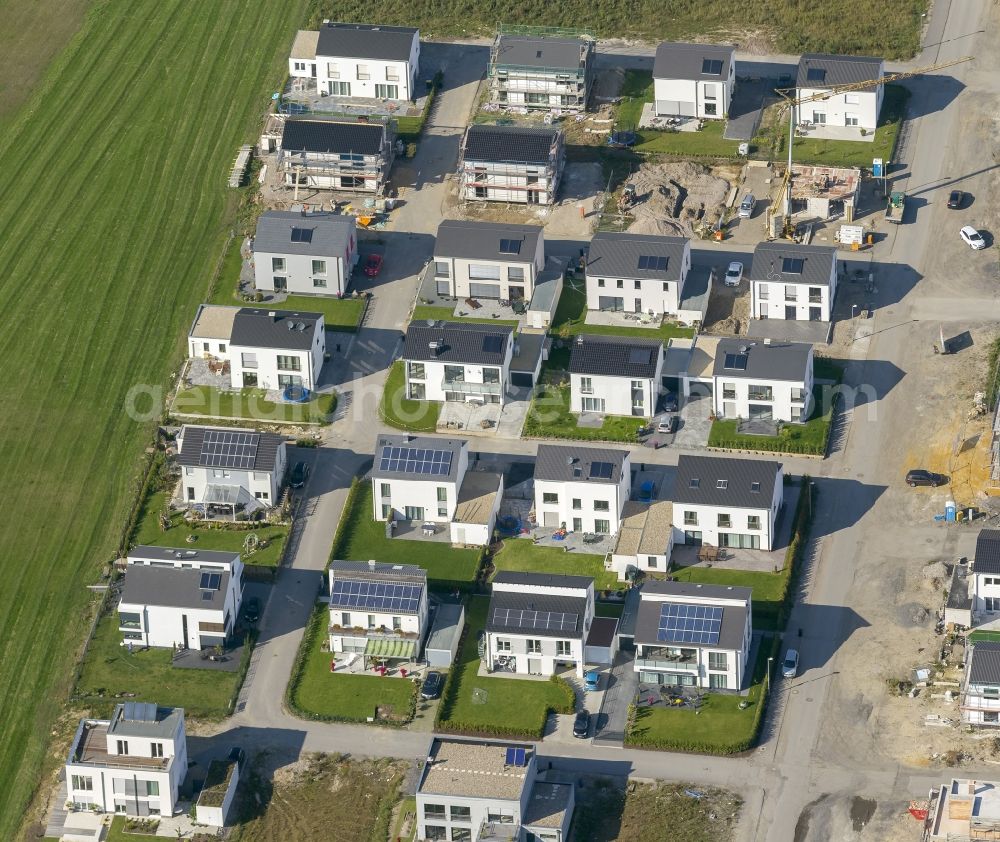 Gelsenkirchen from above - Bismarck building area on the Rhine-Herne-Kanal with the development area Johannes Rau Avenue in Gelsenkirchen in the Ruhr area in North Rhine-Westphalia