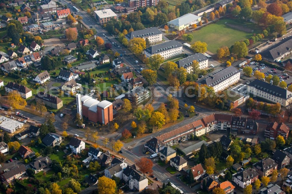 Aerial image Hamm - Development and residential area along Lippestrasse in the autumnal Mark part of Hamm in the state of North Rhine-Westphalia. The foreground shows Saint George Church