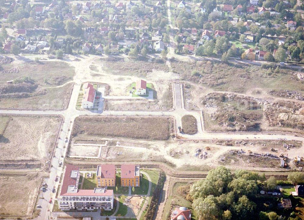 Bernau - Friedensthal from the bird's eye view: Baugelände der DKB-Grundbesitzvermittlung GmbH an der Mainstraße / Ecke Dossestraße im Wohngebiet Friedensthal in Bernau / BRB.