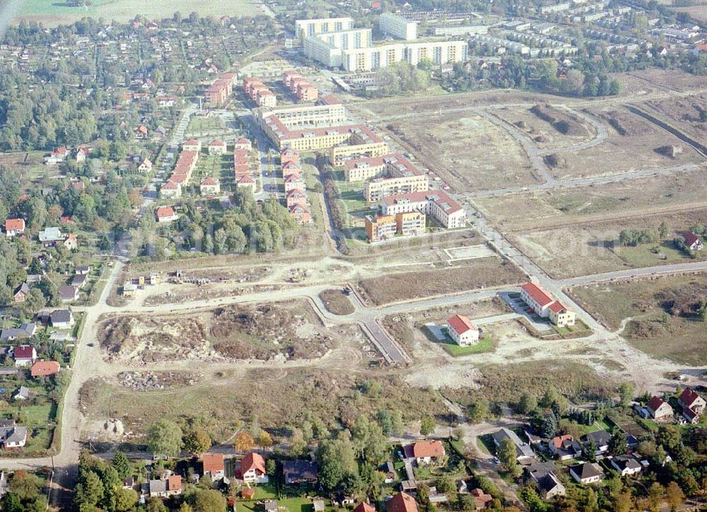 Bernau - Friedensthal from above - Baugelände der DKB-Grundbesitzvermittlung GmbH an der Mainstraße / Ecke Dossestraße im Wohngebiet Friedensthal in Bernau / BRB.