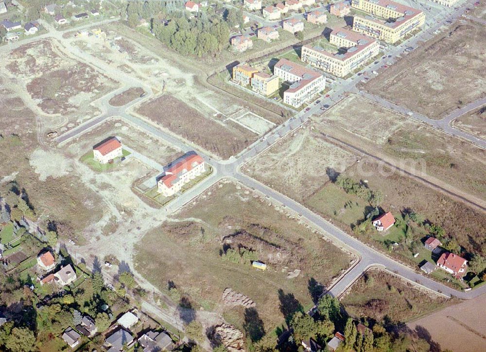 Aerial image Bernau - Friedensthal - Baugelände der DKB-Grundbesitzvermittlung GmbH an der Mainstraße / Ecke Dossestraße im Wohngebiet Friedensthal in Bernau / BRB.