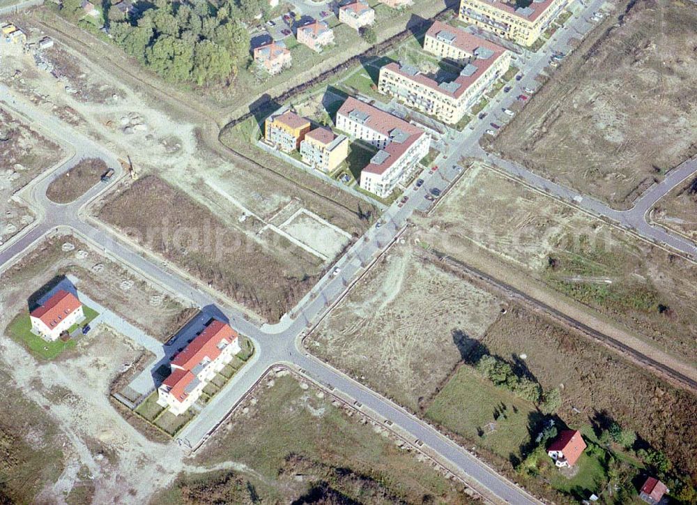 Aerial photograph Bernau - Friedensthal - Baugelände der DKB-Grundbesitzvermittlung GmbH an der Mainstraße / Ecke Dossestraße im Wohngebiet Friedensthal in Bernau / BRB.