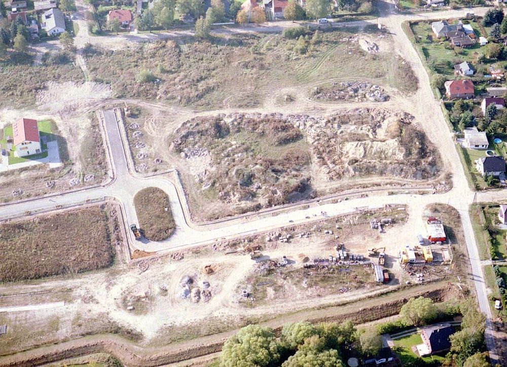 Aerial image Bernau - Friedensthal - Baugelände der DKB-Grundbesitzvermittlung GmbH an der Mainstraße / Ecke Dossestraße im Wohngebiet Friedensthal in Bernau / BRB.