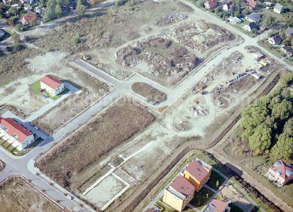 Aerial photograph Bernau - Friedensthal - Baugelände der DKB-Grundbesitzvermittlung GmbH an der Mainstraße / Ecke Dossestraße im Wohngebiet Friedensthal in Bernau / BRB.