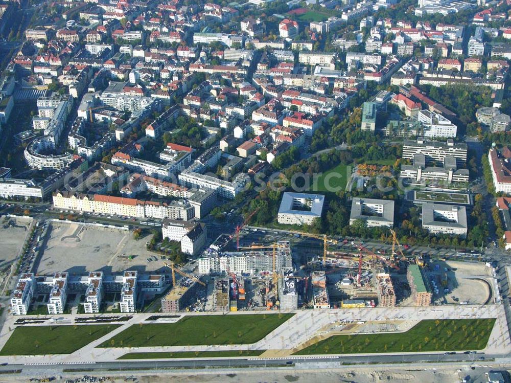 Aerial photograph München (Bayern) - Blick auf das Baugelände des Wohngebietes Arnulfpark in München von der CONCEPTBAU MÜNCHEN. Im Gelände des ehemaligen Heizkraftwerkes werden nach derzeitiger Planung später Flächen für eine vielfältige kulturelle Nutzung zur Verfügung stehen. Dabei werden zur Zeit zwei Nutzungsvarianten verfolgt: ein attraktives Theaterzentrum als Produktions- und Spielort (evtl. für das Münchner Volkstheater) oder ein kulturelles Zentrum mit einer Vielzahl von Nutzungen, z.B. für Museen, Kinder- und Jugendzentren.