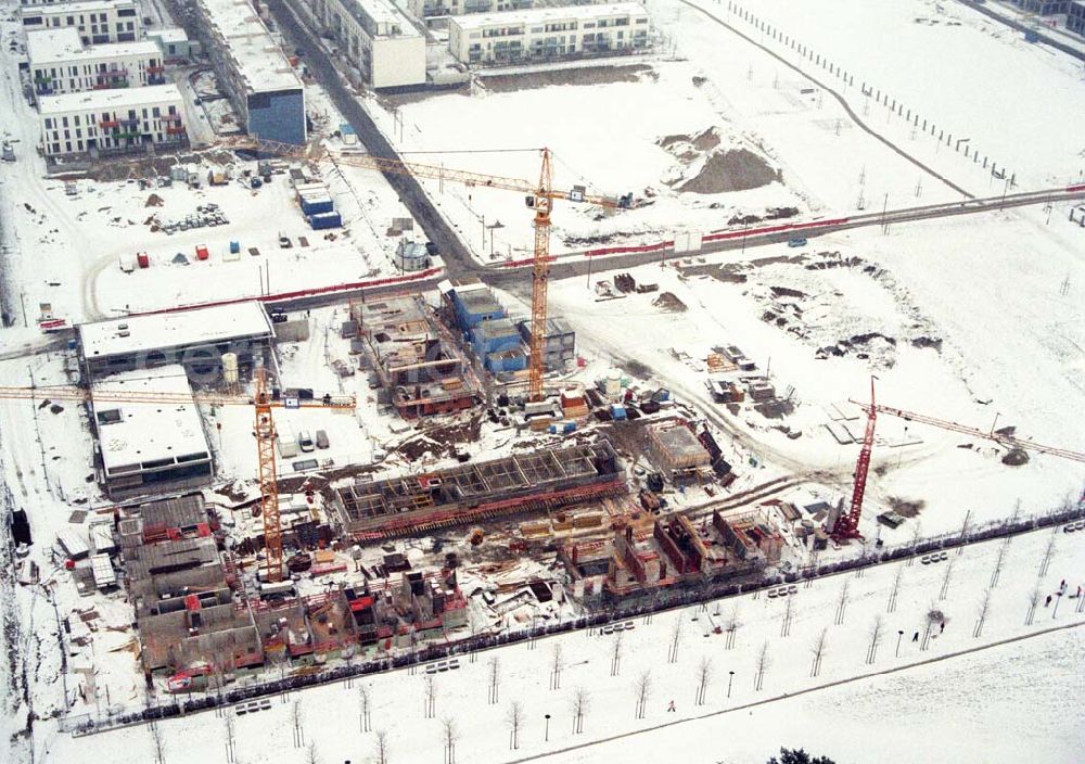 München / Bayern from above - 15.01.2006 München (Bayern):Blick auf das Baugelände des Wohngebietes nahe dem BUGA-Gelände. Die kleine Wohn-Anlage mit nur 4 niedrigen Häusern bietet einen freien Blick über das BUGA Gelände bis zu den Alpen.Beratungspavillion vor Ort: Willy-Brandt-Allee, 81829 München Mo-Fr. 14.00 - 17.00 Uhr, Sa/So 14.00 - 18.00 Uhr Anruf zum Ortstarif: Tel 01801 177 188, Fax 089 99 30 00 33 ; seepanorama-riem@conceptbau.de