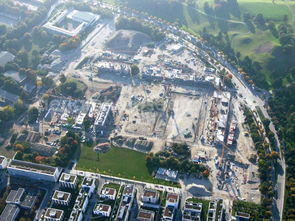 Aerial image München (Bayern) - Blick auf das Baugelände des Wohngebietes Olympiapark. Beim Ackermannbogen in Schwabing kommt das Beste zum Schluss: Mit CONCEPTBAUGOLD wird das letzte Grundstück direkt am Olympiapark bebaut. Beratungspavillion vor Ort: Ackermannstr. 49, 80797 München,Mo-So 14.00 - 18.00 UhrAnruf zum Ortstarif:Telefon: 01801. 266 277, Fax: 089.350 949-41, gold@conceptbau.de