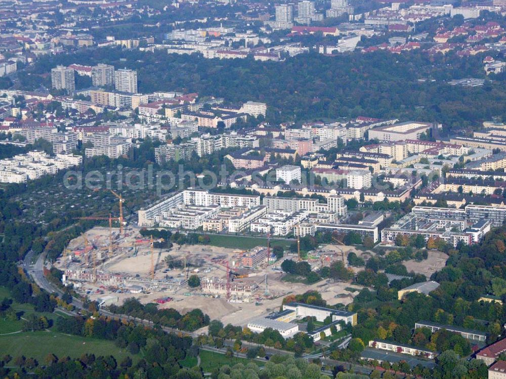 München (Bayern) from above - Blick auf das Baugelände des Wohngebietes Olympiapark. Beim Ackermannbogen in Schwabing kommt das Beste zum Schluss: Mit CONCEPTBAUGOLD wird das letzte Grundstück direkt am Olympiapark bebaut. Beratungspavillion vor Ort: Ackermannstr. 49, 80797 München,Mo-So 14.00 - 18.00 UhrAnruf zum Ortstarif:Telefon: 01801. 266 277, Fax: 089.350 949-41, gold@conceptbau.de