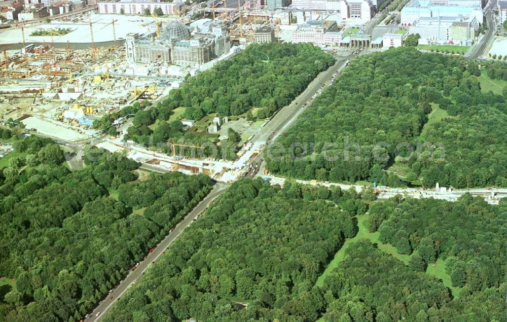 Berlin-Tiergarten from above - Baugeschehen am Berliner Tiergarten.