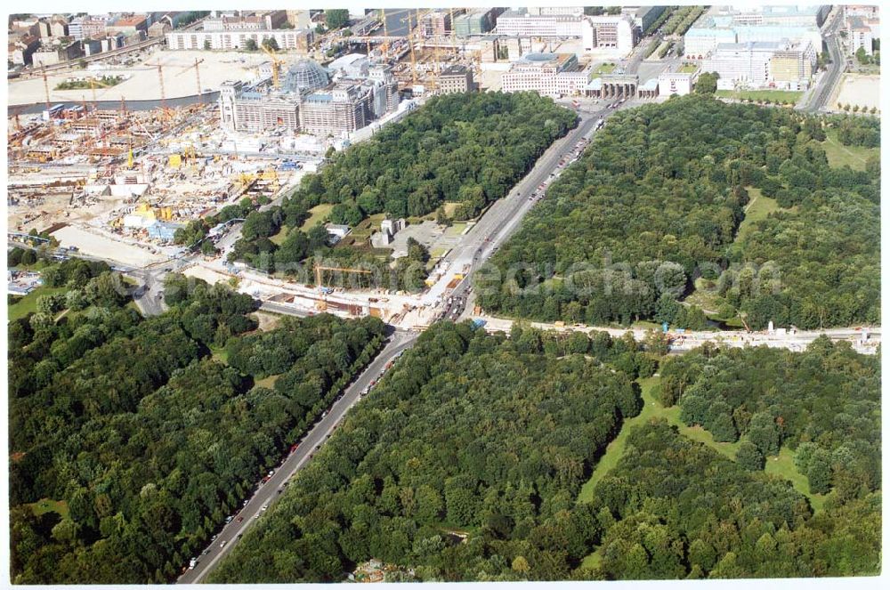 Berlin-Tiergarten from the bird's eye view: Baugeschehen am Berliner Tiergarten.