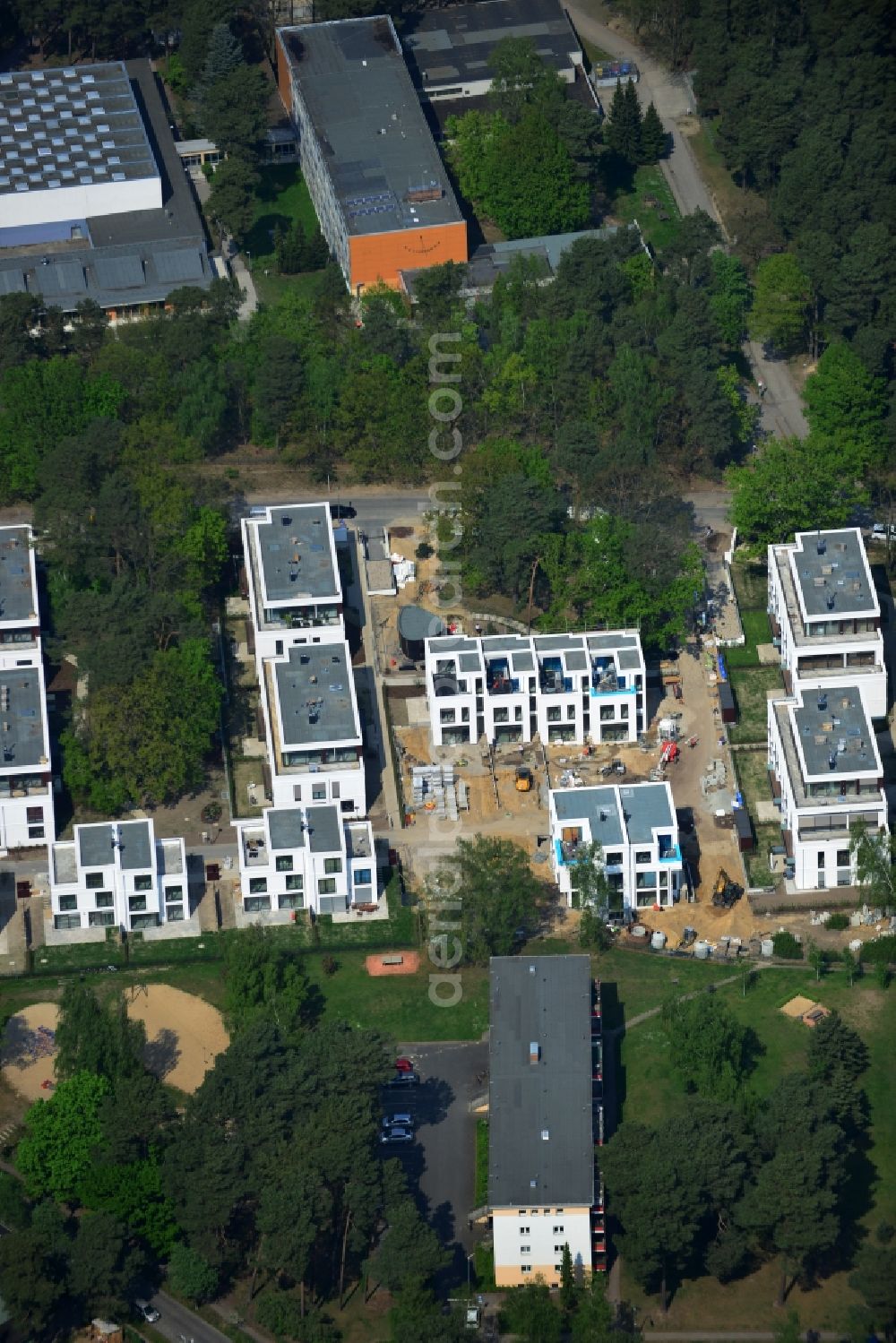 Berlin from above - Construction activities on the development area Europacity at Heidestrasse in the district of Moabit in Berlin - Mitte. The land on the banks of the river Spree is location for the developement of a modern urban district with residential housing, office buildings and space for art and retail. Main owner of the land in the project area are CA Immo Germany, the German Bahn AG and the State of Berlin