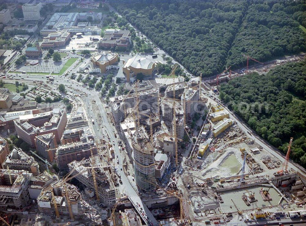 Aerial image Berlin - Tiergarten - Baugeschehen am Sony-Center auf dem Potsdamer Platz in Berlin-Tiergarten.