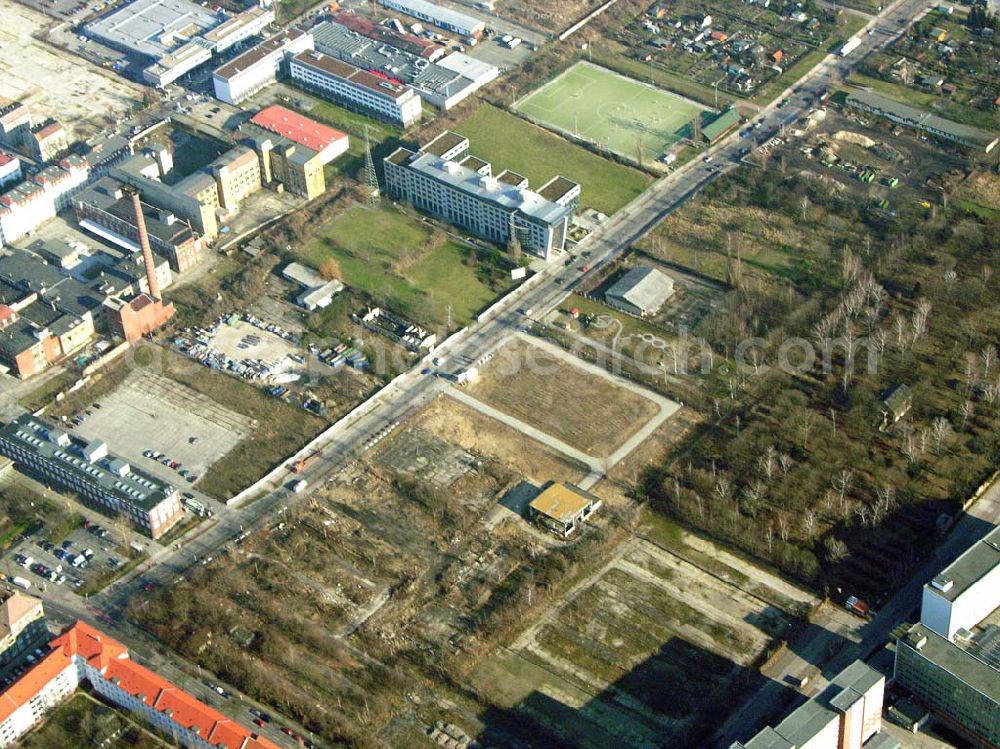 Aerial image Berlin - Lichtenberg - Blick auf die erschlossenen Baugrundstücke der Bornitz-Viertels an der Bornitz Straße in Berlin Lichtenberg. Ein Projekt der First Home Wohnbau GmbH Lietzenburger Straße 72 10719 Berlin Fon: 030/ 88 71 09 88-0 Fax: 030/ 88 71 09 88-1 info@firsthome.de