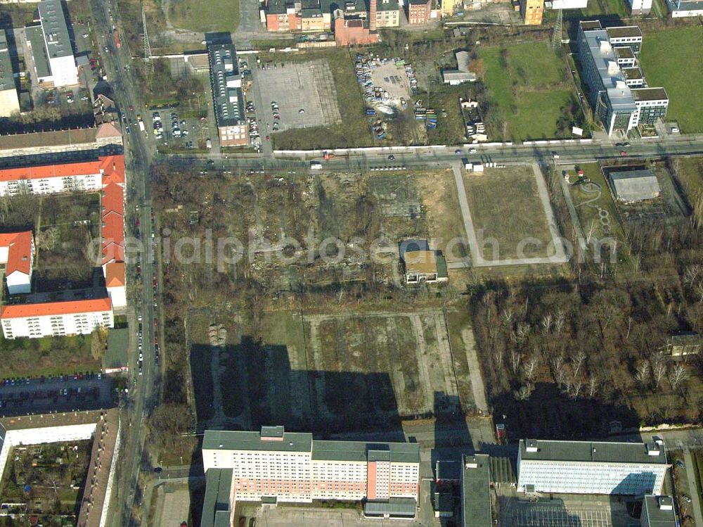 Berlin - Lichtenberg from above - Blick auf die erschlossenen Baugrundstücke der Bornitz-Viertels an der Bornitz Straße in Berlin Lichtenberg. Ein Projekt der First Home Wohnbau GmbH Lietzenburger Straße 72 10719 Berlin Fon: 030/ 88 71 09 88-0 Fax: 030/ 88 71 09 88-1 info@firsthome.de