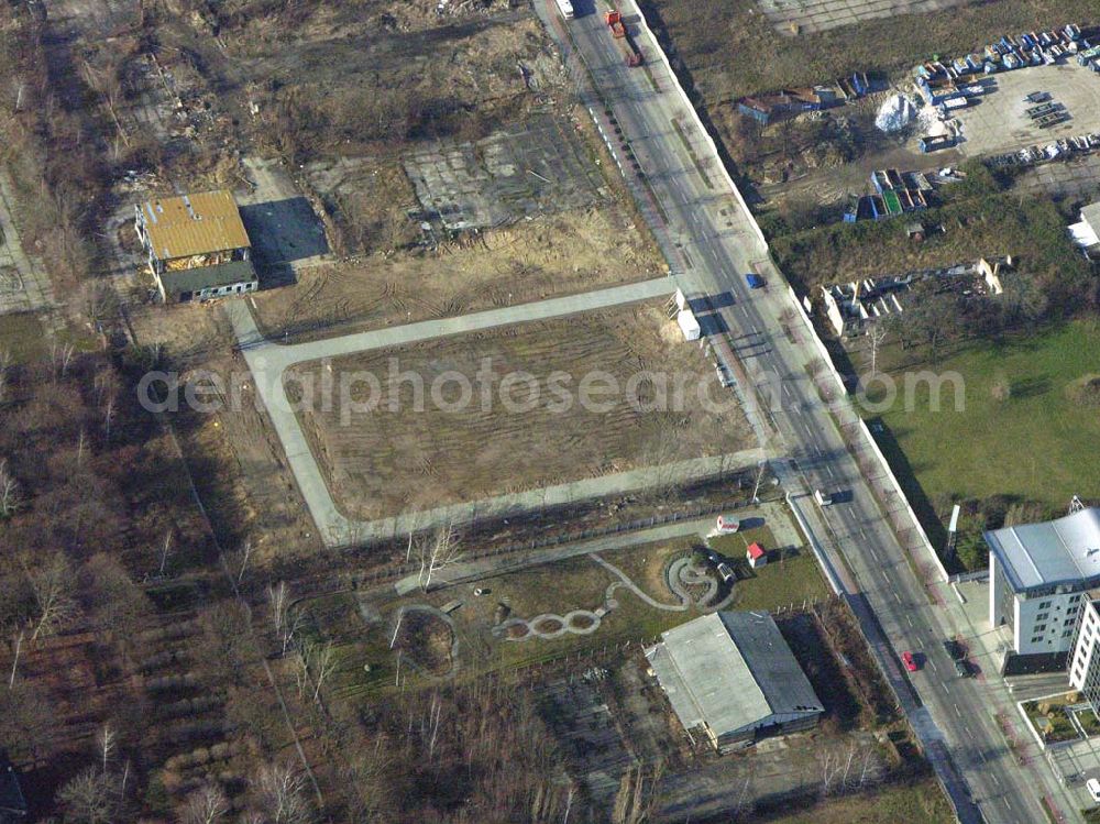 Aerial photograph Berlin - Lichtenberg - Blick auf die erschlossenen Baugrundstücke der Bornitz-Viertels an der Bornitz Straße in Berlin Lichtenberg. Ein Projekt der First Home Wohnbau GmbH Lietzenburger Straße 72 10719 Berlin Fon: 030/ 88 71 09 88-0 Fax: 030/ 88 71 09 88-1 info@firsthome.de