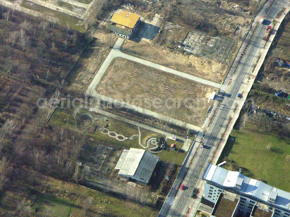 Berlin - Lichtenberg from above - Blick auf die erschlossenen Baugrundstücke der Bornitz-Viertels an der Bornitz Straße in Berlin Lichtenberg. Ein Projekt der First Home Wohnbau GmbH Lietzenburger Straße 72 10719 Berlin Fon: 030/ 88 71 09 88-0 Fax: 030/ 88 71 09 88-1 info@firsthome.de