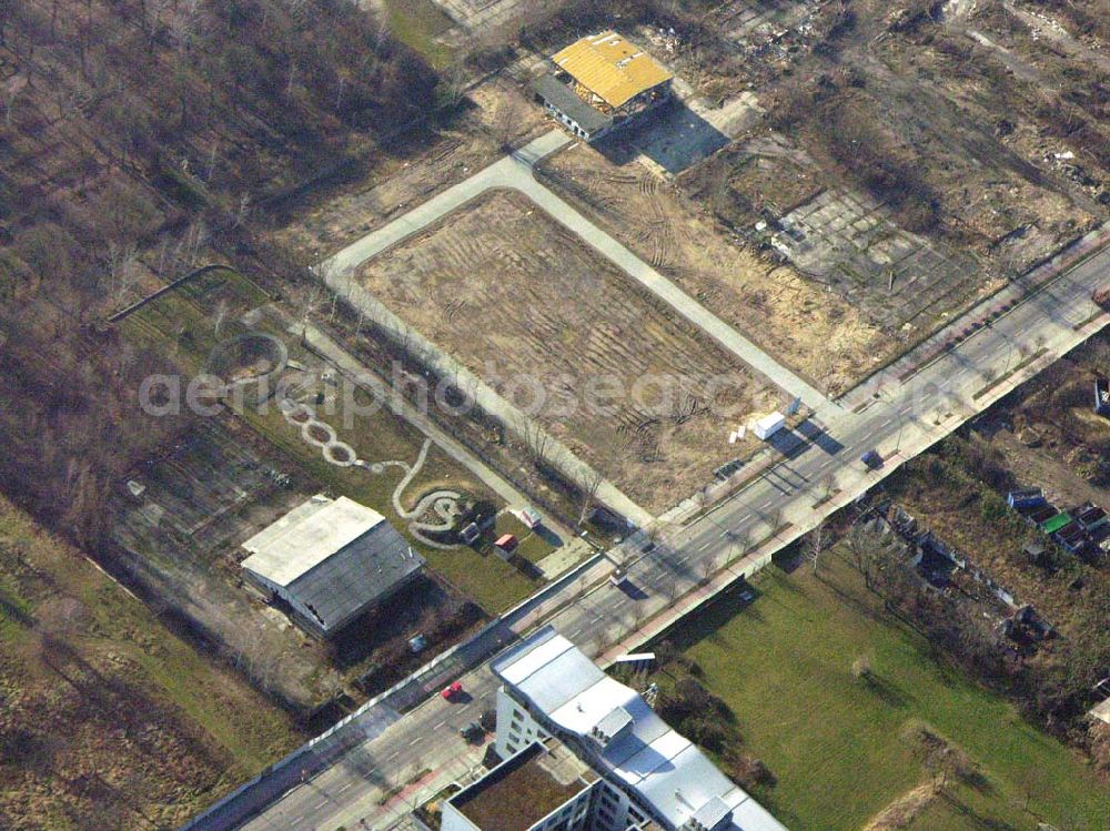 Berlin - Lichtenberg from the bird's eye view: Blick auf die erschlossenen Baugrundstücke der Bornitz-Viertels an der Bornitz Straße in Berlin Lichtenberg. Ein Projekt der First Home Wohnbau GmbH Lietzenburger Straße 72 10719 Berlin Fon: 030/ 88 71 09 88-0 Fax: 030/ 88 71 09 88-1 info@firsthome.de