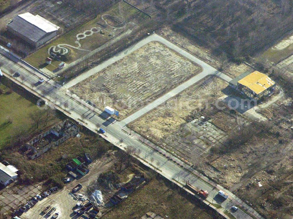 Berlin - Lichtenberg from the bird's eye view: Blick auf die erschlossenen Baugrundstücke der Bornitz-Viertels an der Bornitz Straße in Berlin Lichtenberg. Ein Projekt der First Home Wohnbau GmbH Lietzenburger Straße 72 10719 Berlin Fon: 030/ 88 71 09 88-0 Fax: 030/ 88 71 09 88-1 info@firsthome.de