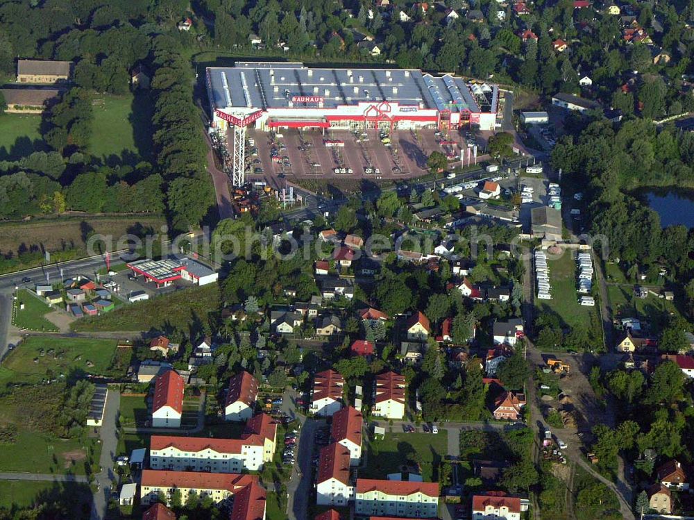 Birkenwerder (Brandenburg) from the bird's eye view: Blick auf den an der A10 gelegenen BAUHAUS-Baumarkt in Birkenwerder nahe Berlin. - BAUHAUS GmbH & Co. KG Berlin Hauptstraße 211 16547 Birkenwerder (Brandenburg) Telefon: +49-3303-5206-0