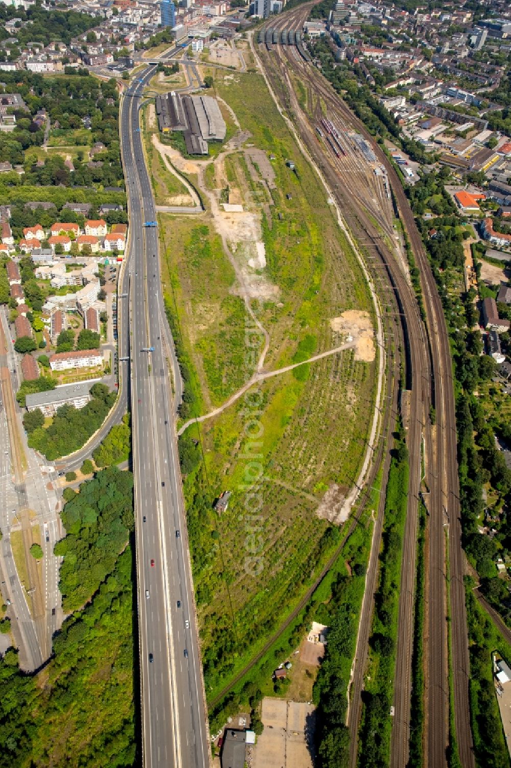 Duisburg from the bird's eye view: Building land fallow between the former goods station and the A59 in Duisburg in North Rhine-Westphalia