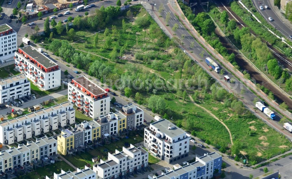 Berlin from the bird's eye view: Barrens - building land area on the site of urban development area at the Erich-Nelhans Street - Hermann Blankenstein Street in Friedrichshain district of Berlin