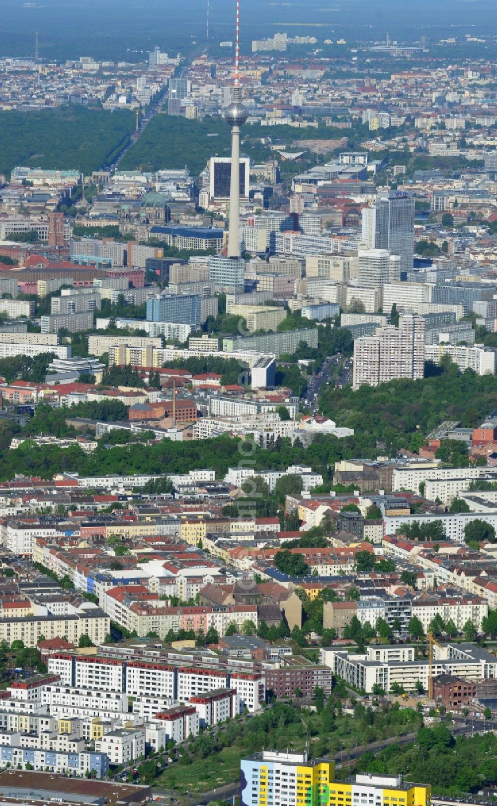 Aerial image Berlin - Barrens - building land area on the site of urban development area at the Erich-Nelhans Street - Hermann Blankenstein Street in Friedrichshain district of Berlin