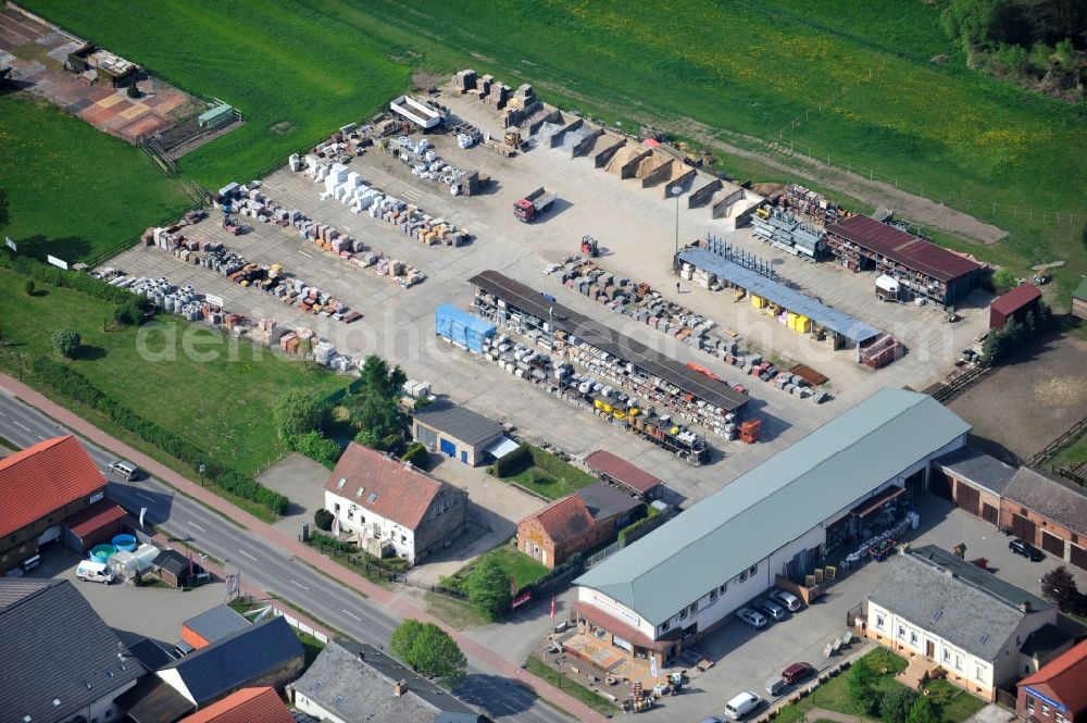 Schwanebeck from the bird's eye view: Material trading on the village road in the 16341 Panketal Schwanebeck